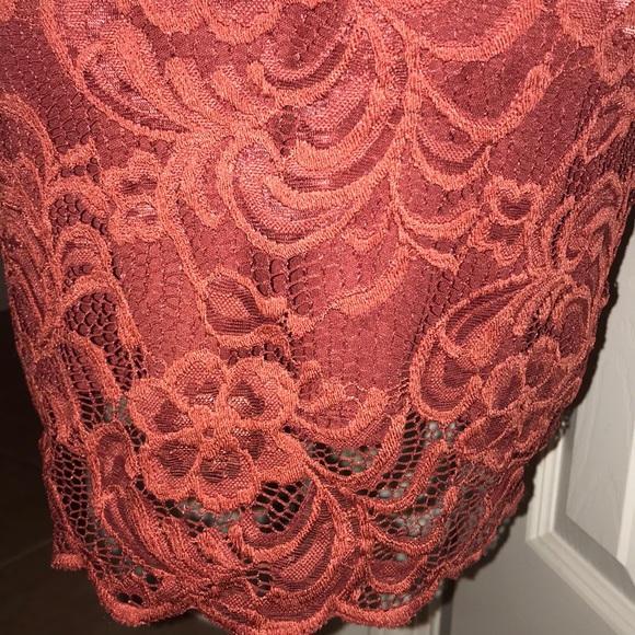 🎁Lace burgundy sleeve sweetheart dress size M - Picture 8 of 8